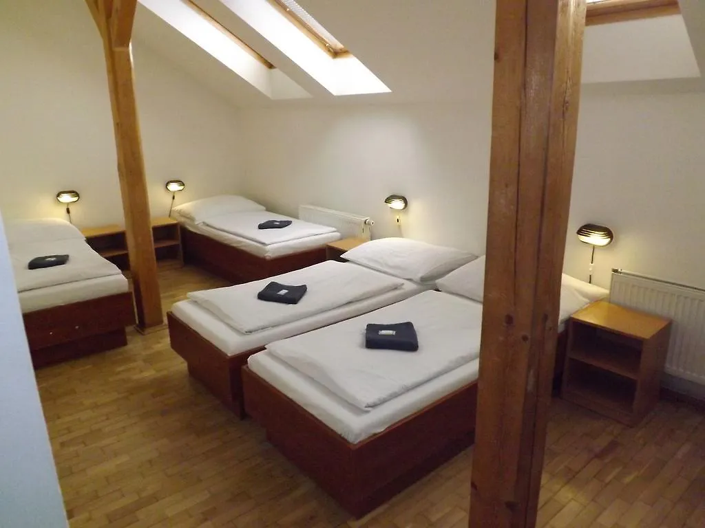 Beta Pension Otel Prag 2*,