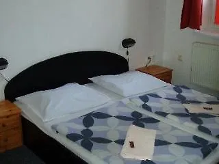 Beta Pension Otel Prag 2*,