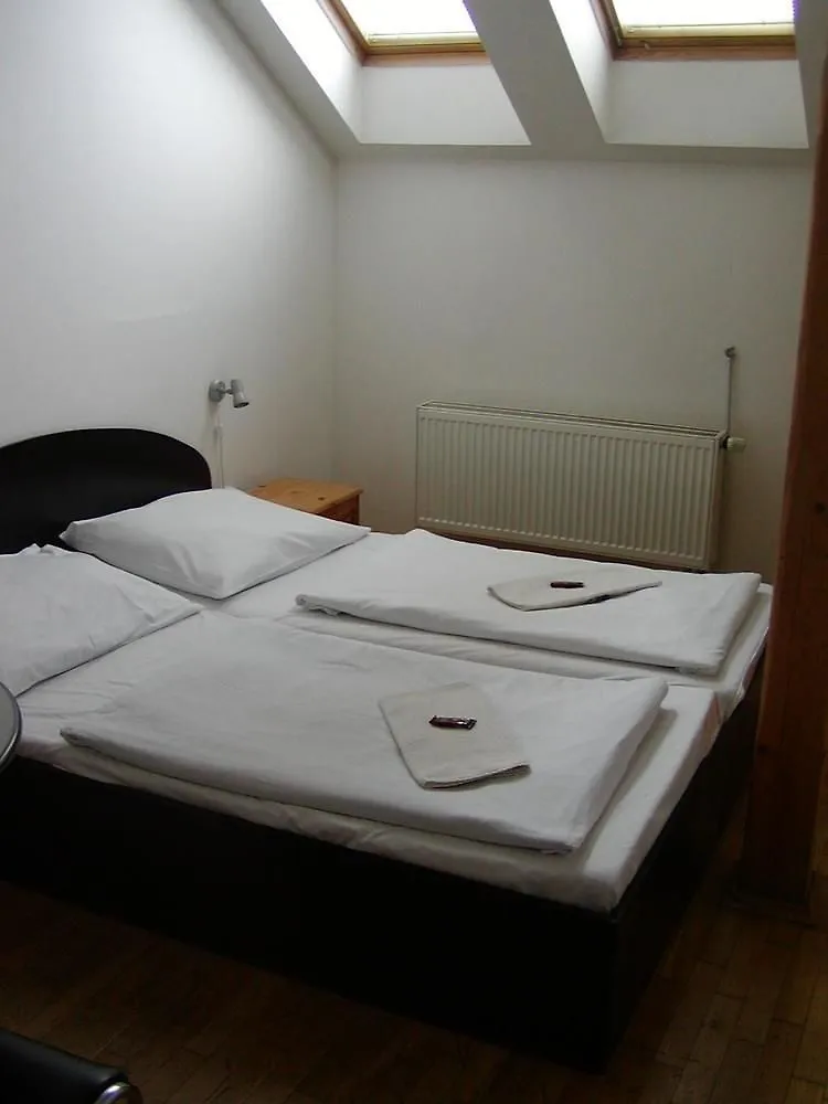 Beta Pension Otel Prag Konukevi