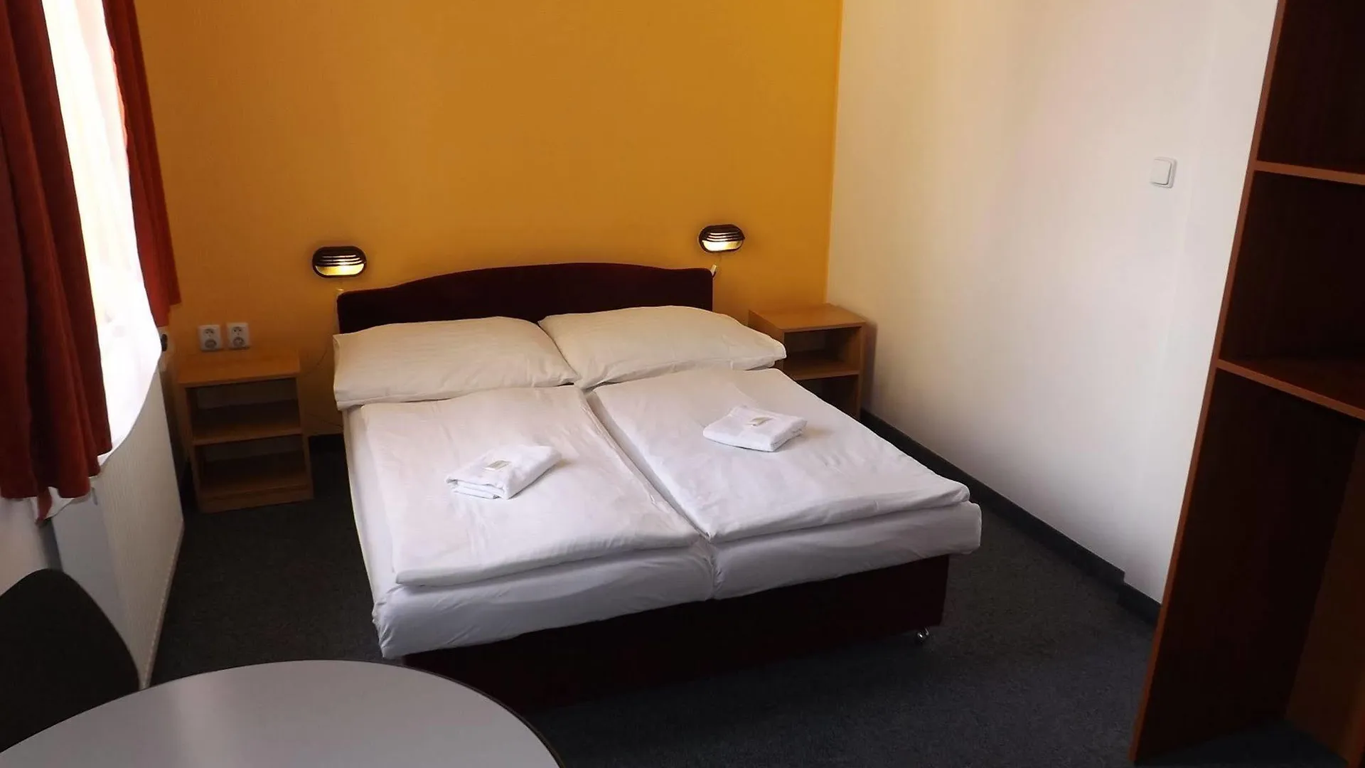 Beta Pension Otel Prag Konukevi